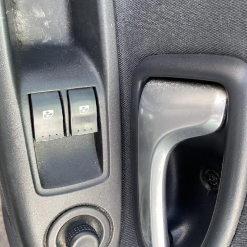 Porte avant droit RENAULT CLIO 2 Photo n°16