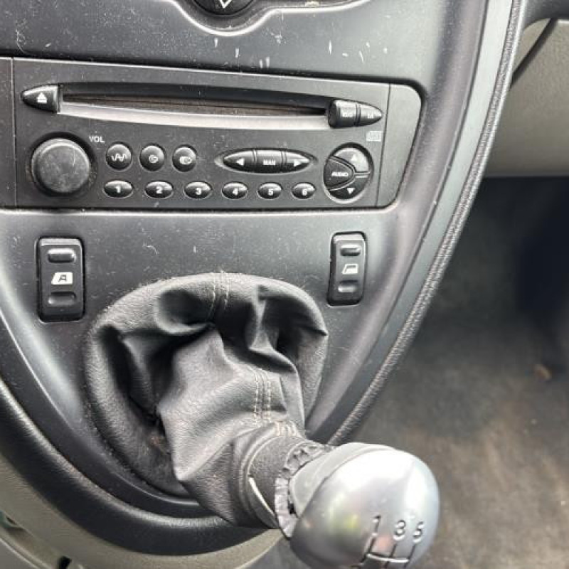 Bouton de warning CITROEN XSARA PICASSO Photo n°19