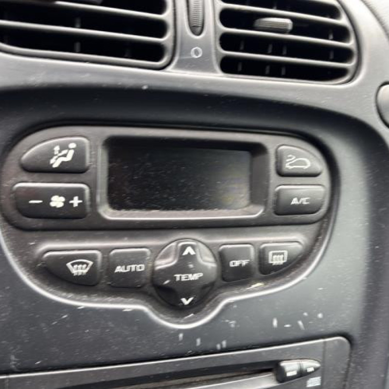 Bouton de warning CITROEN XSARA PICASSO Photo n°20