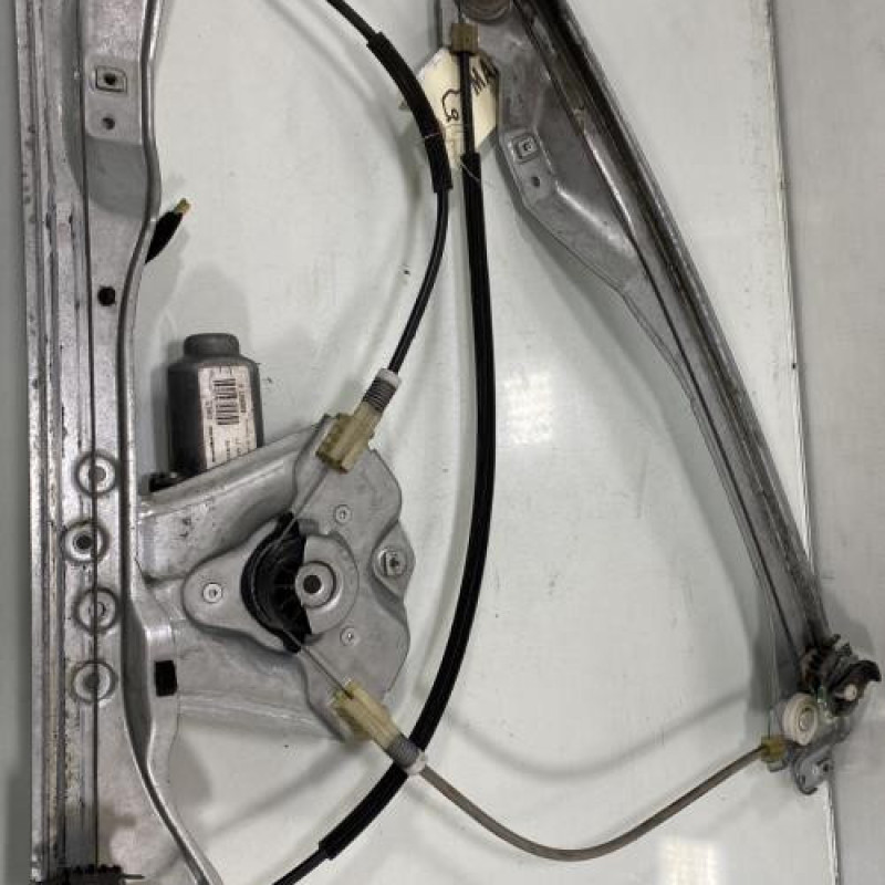 Leve vitre electrique avant droit RENAULT CLIO 3 Photo n°2