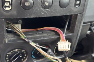 Arret de porte avant gauche PEUGEOT PARTNER 1