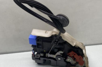 Serrure avant droit VOLKSWAGEN GOLF 5