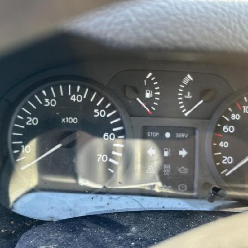 Attache ceinture arriere gauche RENAULT CLIO 2 Photo n°13