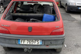 Moteur essuie glace avant PEUGEOT 106