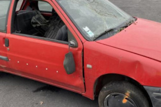 Moteur essuie glace avant PEUGEOT 106