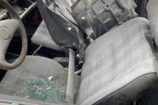 Moteur essuie glace avant PEUGEOT 106