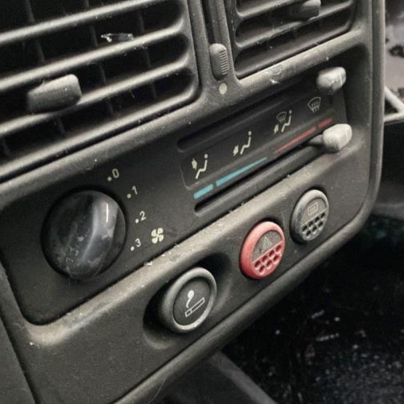 Moteur essuie glace avant PEUGEOT 106 Photo n°20