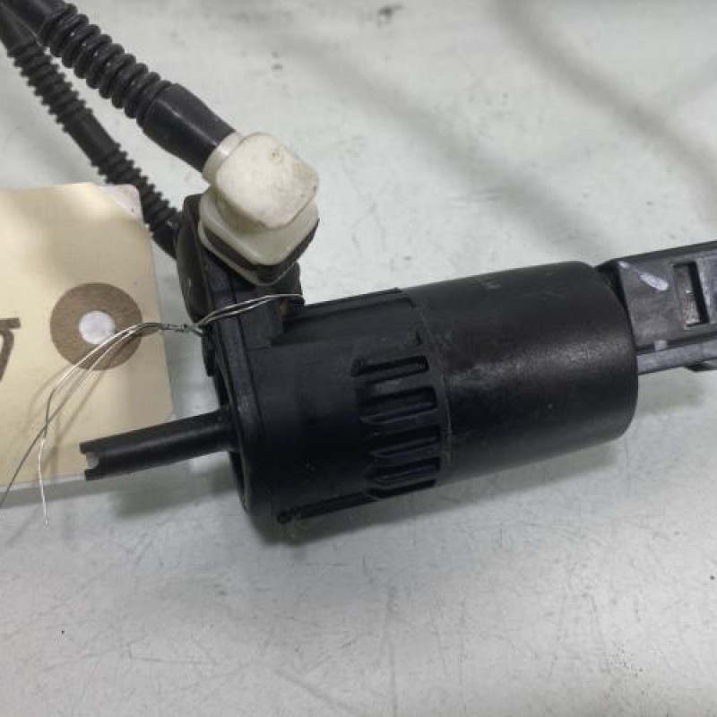 Pompe lave glace avant OPEL ASTRA K Photo n°3