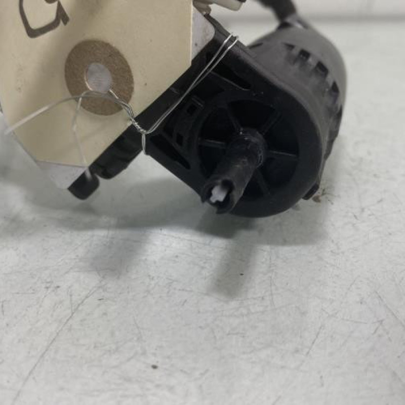 Pompe lave glace avant OPEL ASTRA K Photo n°4