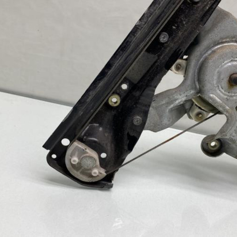 Leve vitre electrique avant gauche FORD FOCUS 1 Photo n°4