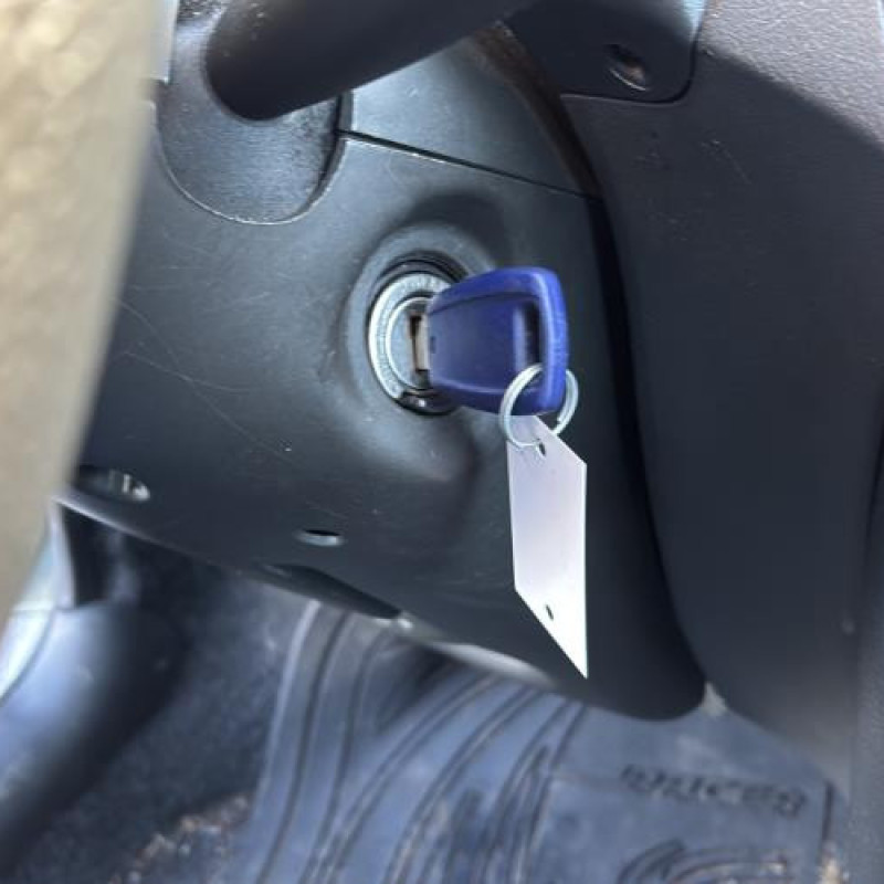 Poignee porte arriere gauche FIAT PUNTO 2 Photo n°19