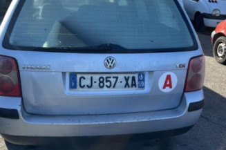 Serrure avant gauche VOLKSWAGEN PASSAT 4