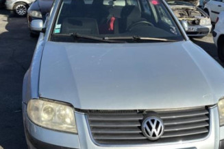 Serrure avant gauche VOLKSWAGEN PASSAT 4