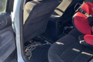 Serrure avant gauche VOLKSWAGEN PASSAT 4