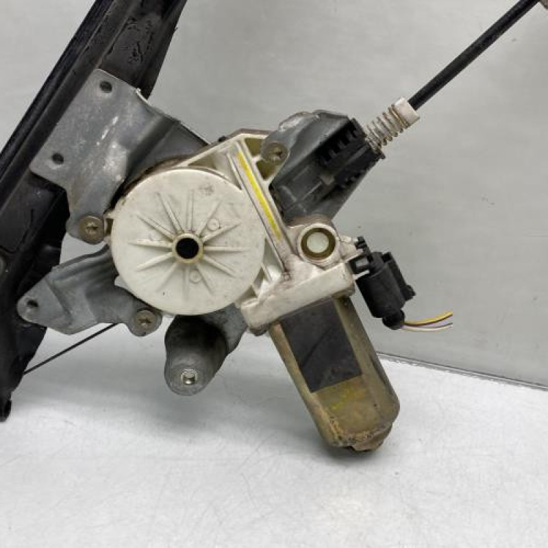 Leve vitre electrique avant droit FORD FOCUS 1 Photo n°6
