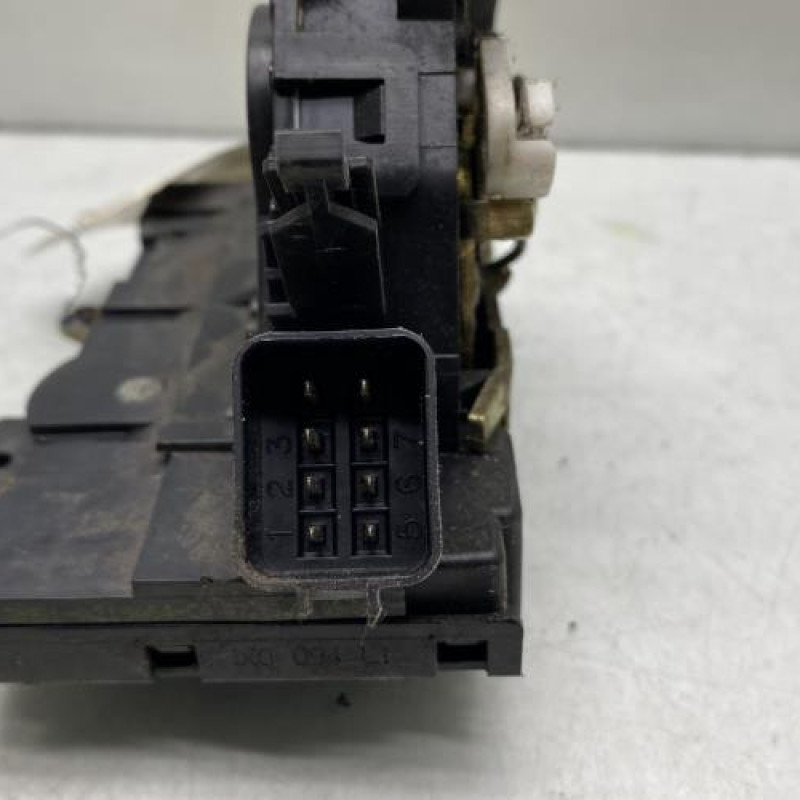 Serrure avant droit FORD FOCUS 1 Photo n°3
