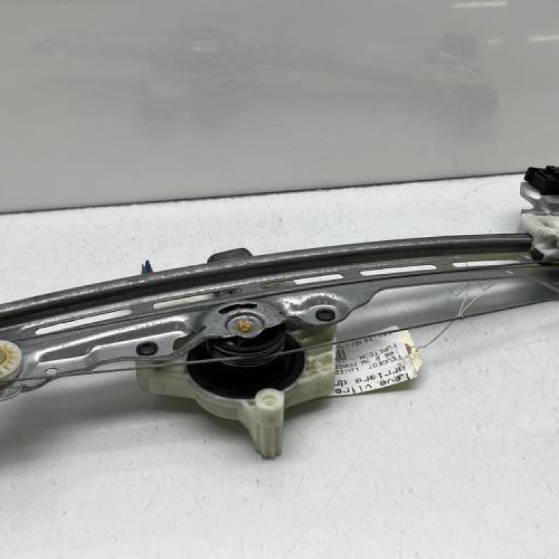 Leve vitre electrique arriere droit PEUGEOT 308 2 SW Photo n°7