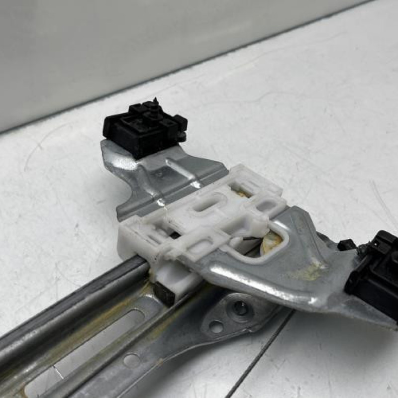 Leve vitre electrique arriere droit PEUGEOT 308 2 SW Photo n°8
