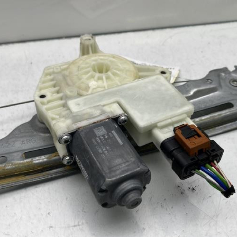 Leve vitre electrique arriere gauche PEUGEOT 308 2 SW Photo n°5