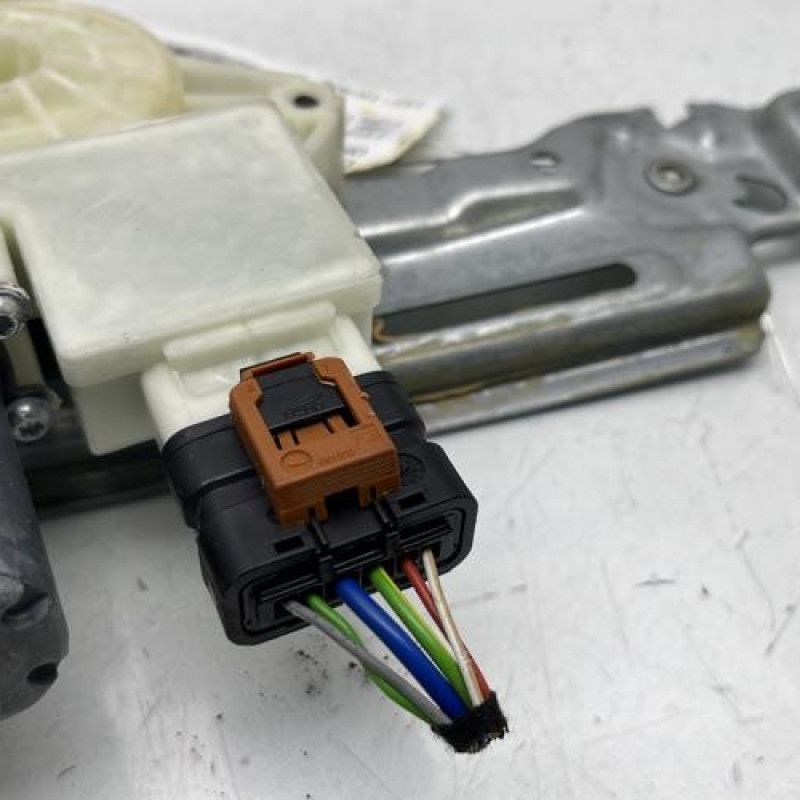 Leve vitre electrique arriere gauche PEUGEOT 308 2 SW Photo n°6
