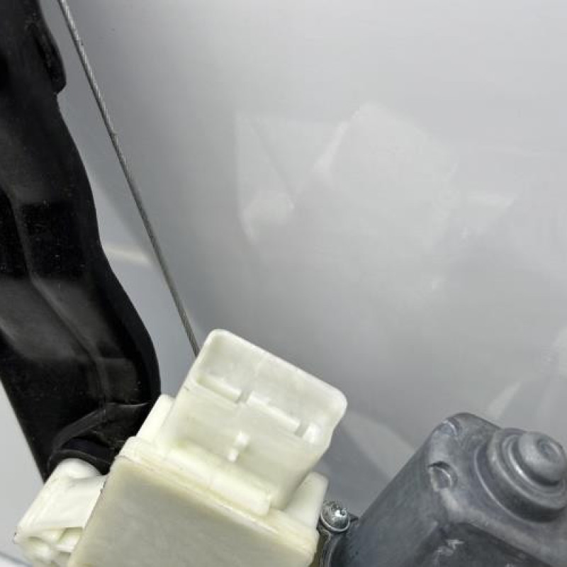 Leve vitre electrique avant gauche PEUGEOT 308 2 SW Photo n°9