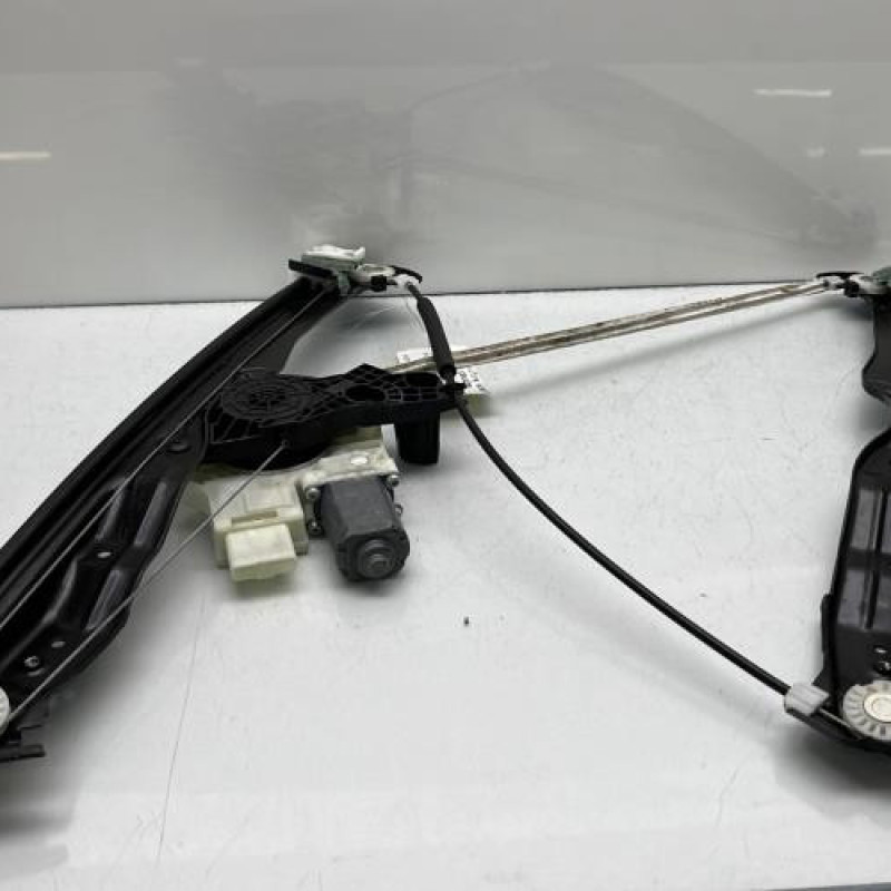 Leve vitre electrique avant gauche PEUGEOT 308 2 SW Photo n°10