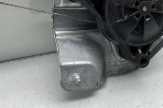 Leve vitre electrique avant gauche PEUGEOT 208 1
