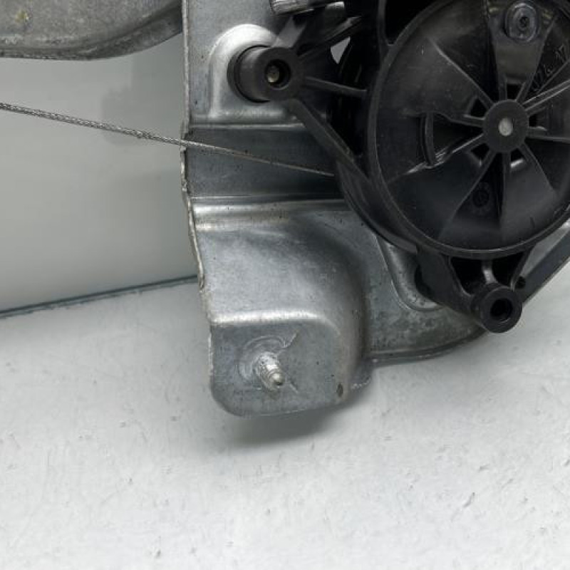 Leve vitre electrique avant gauche PEUGEOT 208 1 Photo n°3