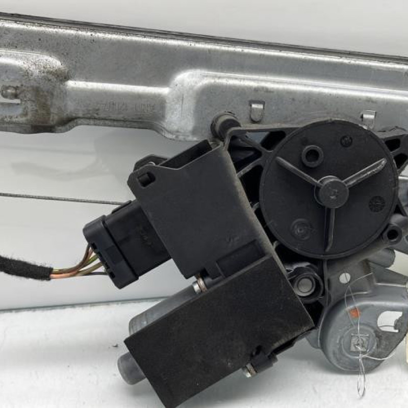 Leve vitre electrique avant gauche PEUGEOT 308 1 Photo n°4