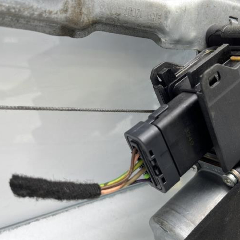 Leve vitre electrique avant gauche PEUGEOT 308 1 Photo n°5