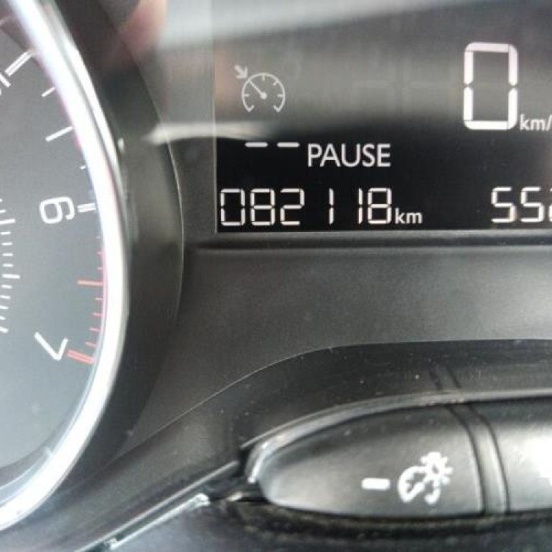 Porte avant droit PEUGEOT 208 1 Photo n°8