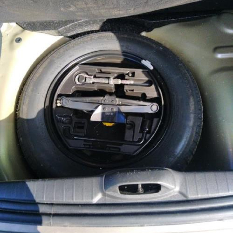 Porte avant droit PEUGEOT 208 1 Photo n°9