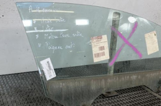 Vitre avant gauche FORD FIESTA 6