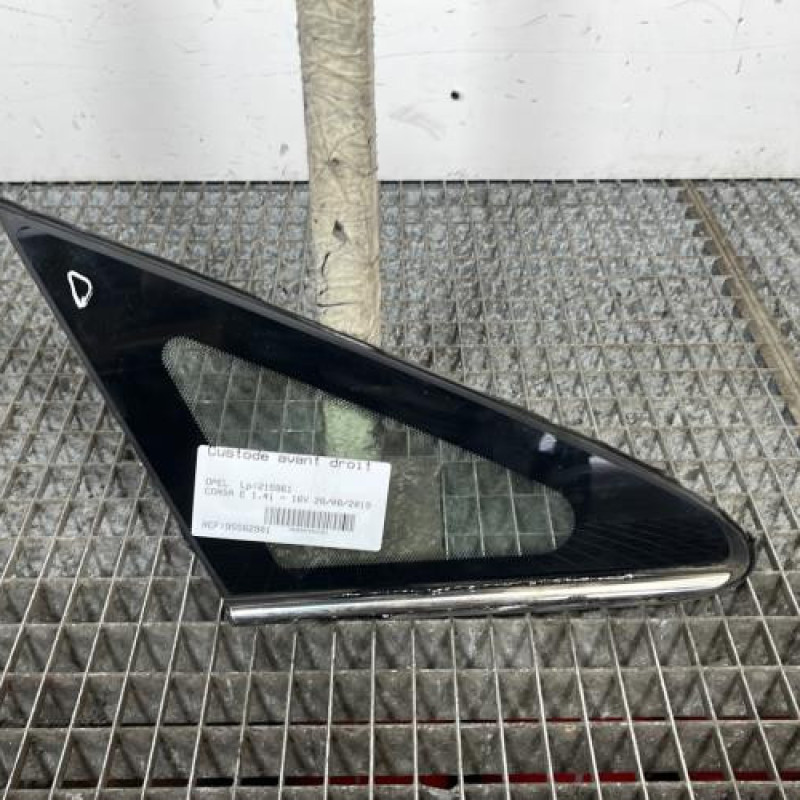 Custode avant droit OPEL CORSA E Photo n°1