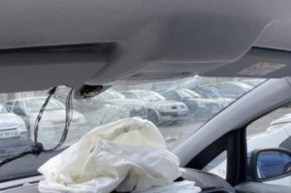 Vitre avant droit OPEL CORSA E