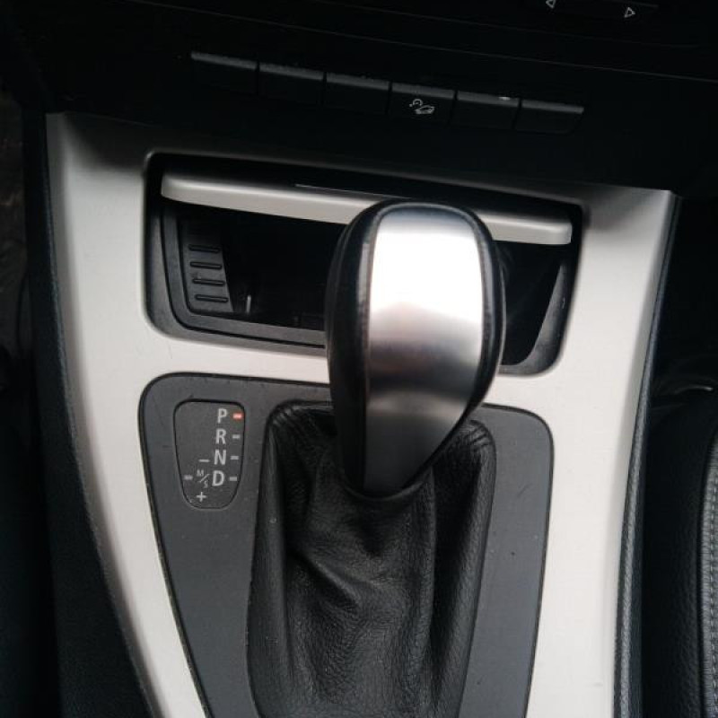 BMW SERIE 3 E91 TOURING PHASE 2 BREAK 330xd 3.0D - 24V L6 TURBO 4X4 Photo n°2