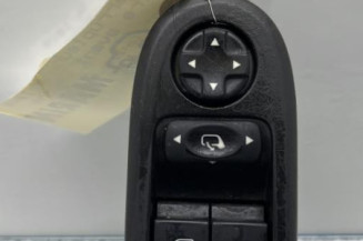 Interrupteur de leve vitre avant gauche PEUGEOT 308 1