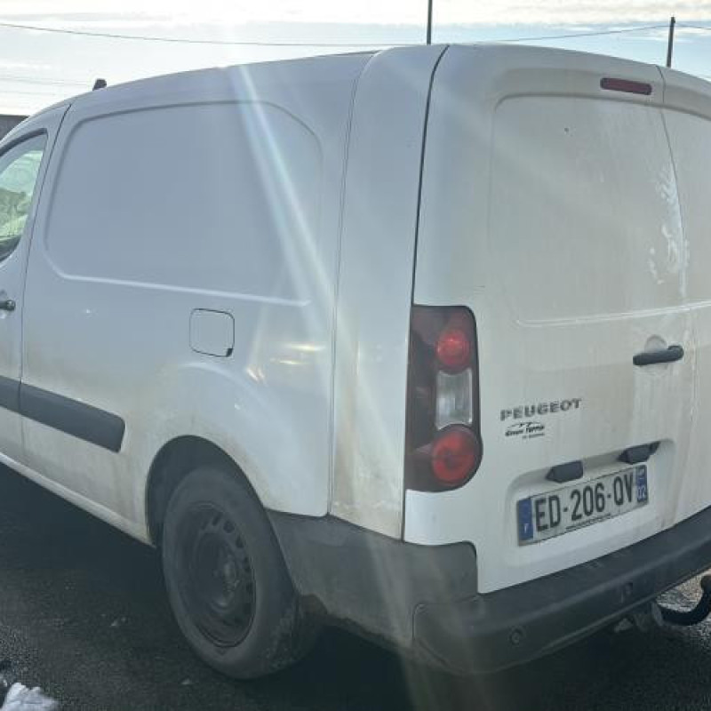 Pare choc arriere PEUGEOT PARTNER 2 Photo n°11