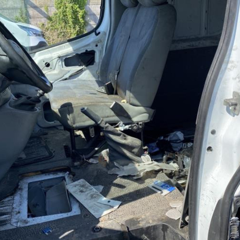 Porte avant droit RENAULT TRAFIC 2 Photo n°17