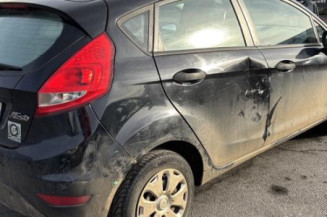 Pare choc arriere FORD FIESTA 6