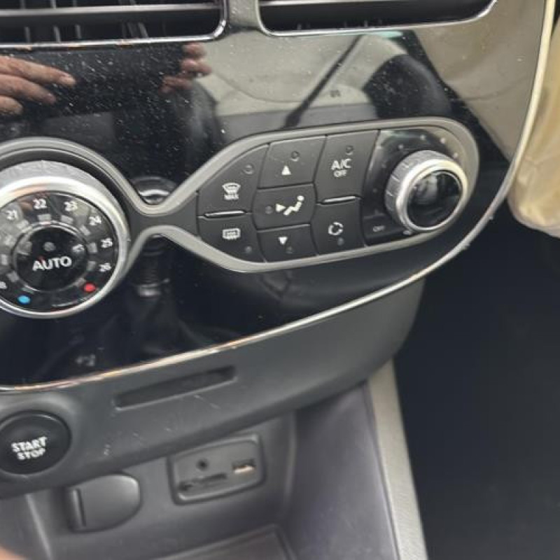 Calandre RENAULT CLIO 4 Photo n°19