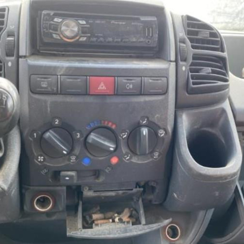 Calandre PEUGEOT BOXER 2 Photo n°7