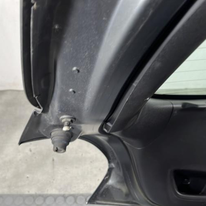 Malle/Hayon arriere PEUGEOT 208 1 Photo n°8