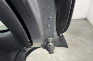 Malle/Hayon arriere PEUGEOT 208 1