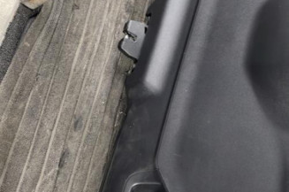 Malle/Hayon arriere PEUGEOT 208 1