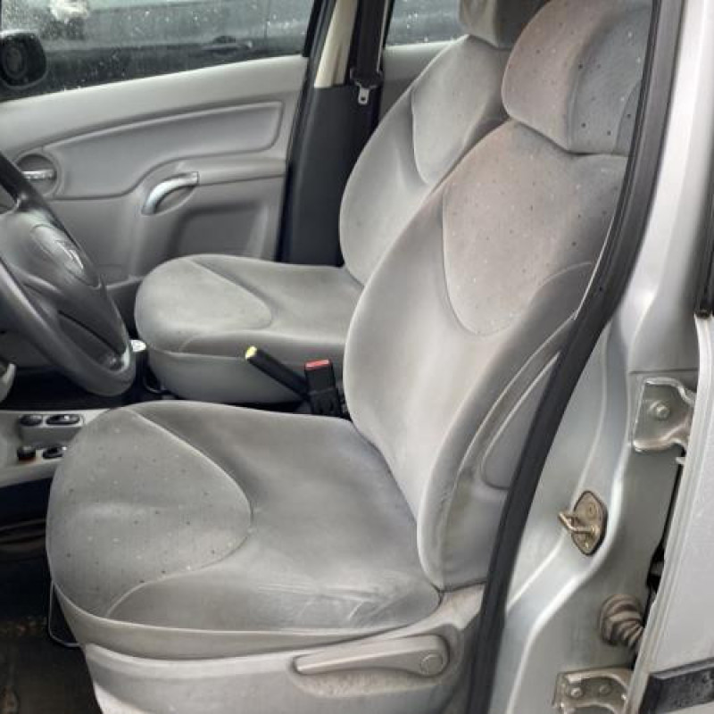Pare choc avant CITROEN C3 1 Photo n°16