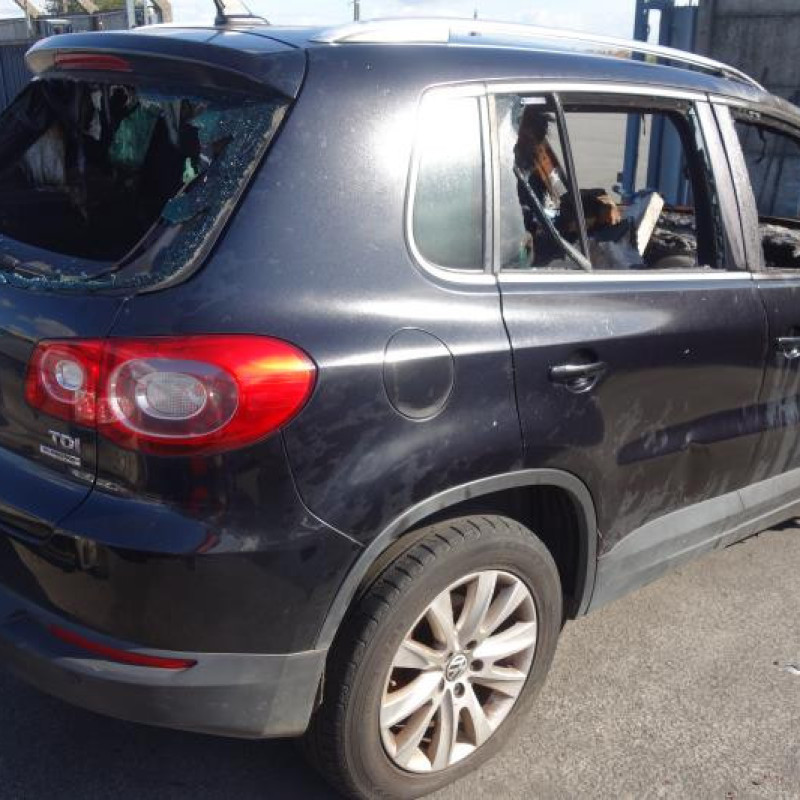 Verin de coffre VOLKSWAGEN TIGUAN 1 Photo n°3