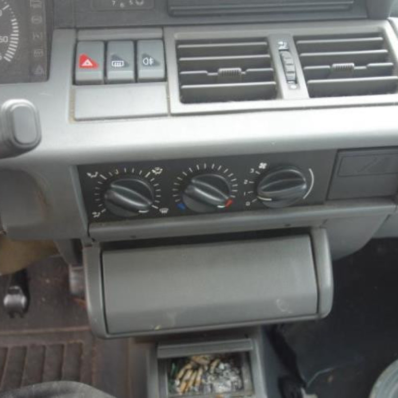 Verin de coffre RENAULT CLIO 1 Photo n°7