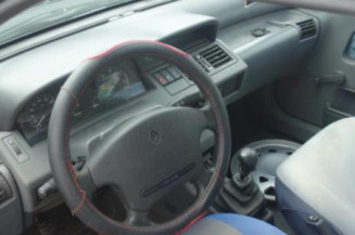 Verin de coffre RENAULT CLIO 1