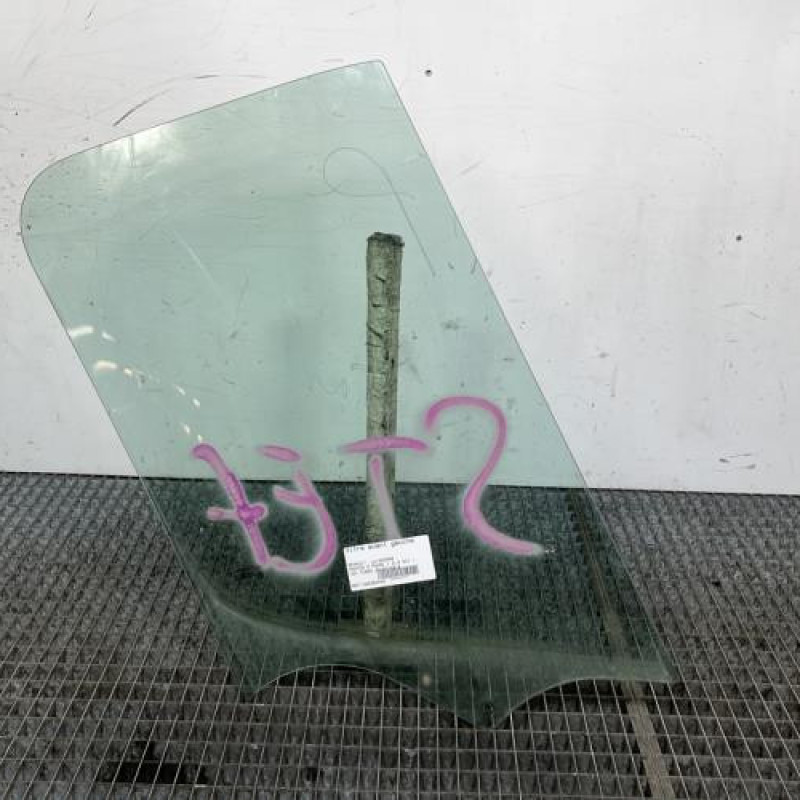 Vitre avant gauche RENAULT MASTER 3 Photo n°4